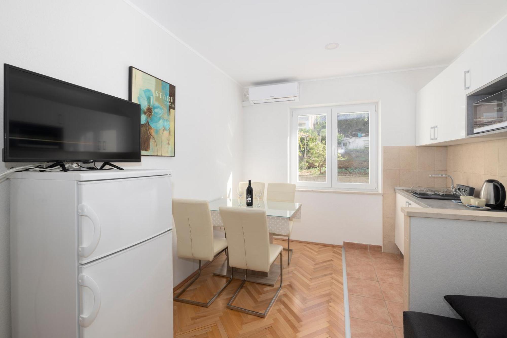 Apartmani Marta Tučepi Eksteriør bilde